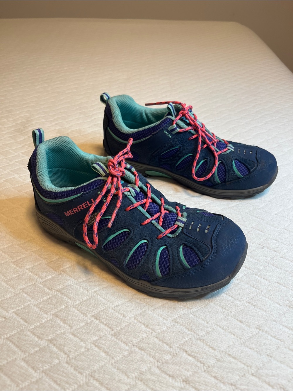 Merrell Kids Chameleon Purple Sneakers with Teal Interior and Pink Laces, 4M